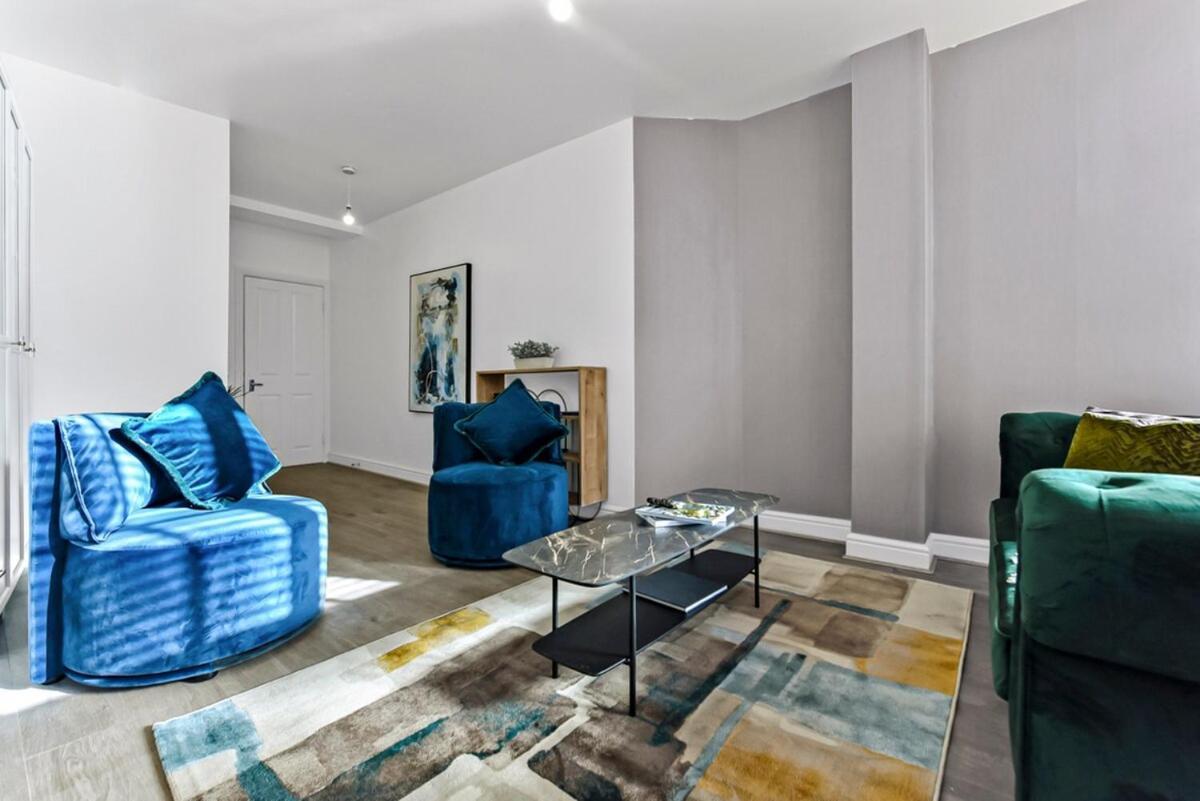 Charming 3br Flat With Ensuite Master And Balcony