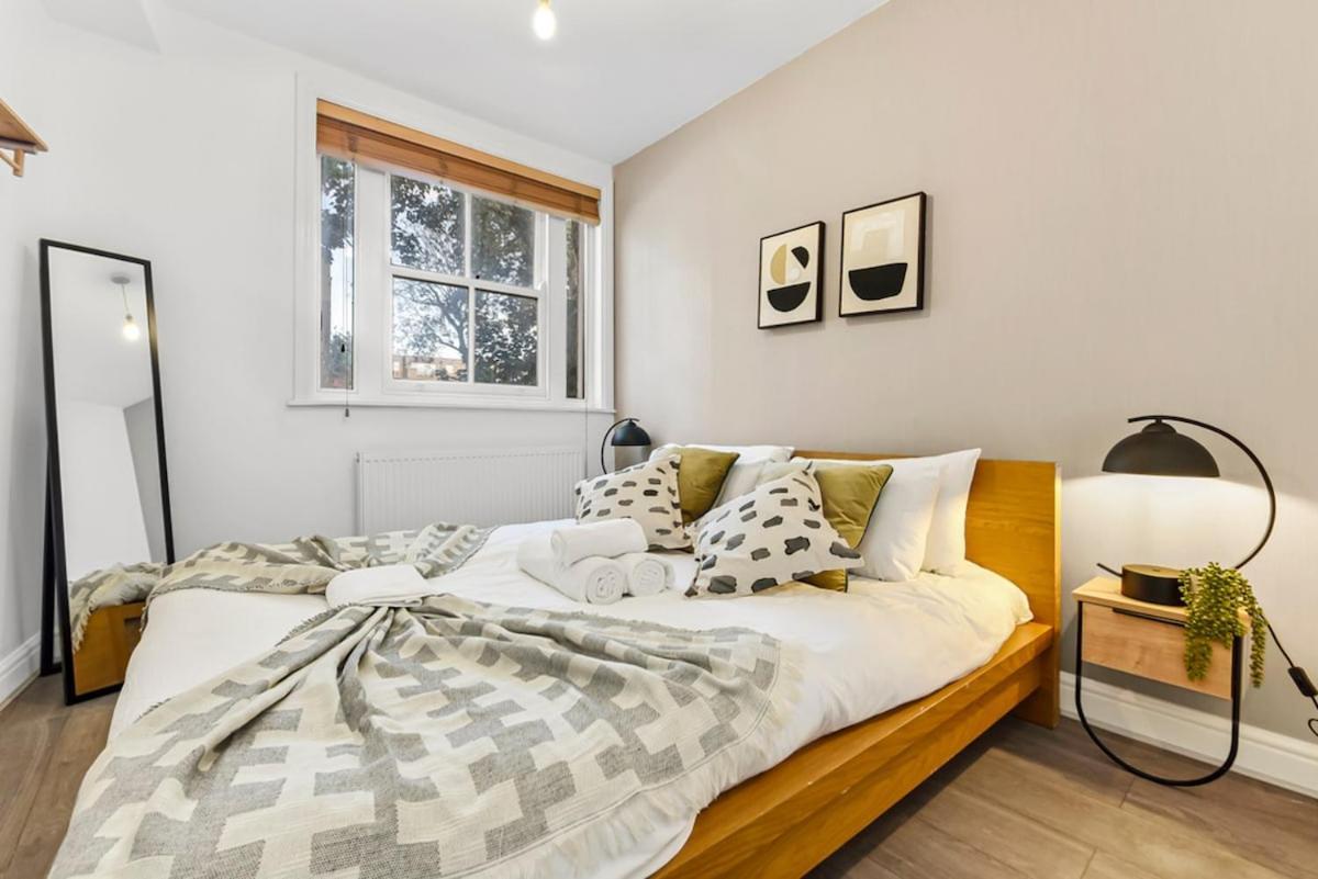 Charming 3br Flat With Ensuite Master And Balcony Londres