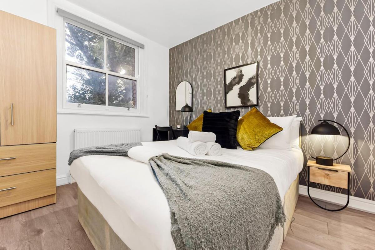 Charming 3br Flat With Ensuite Master And Balcony Appartement